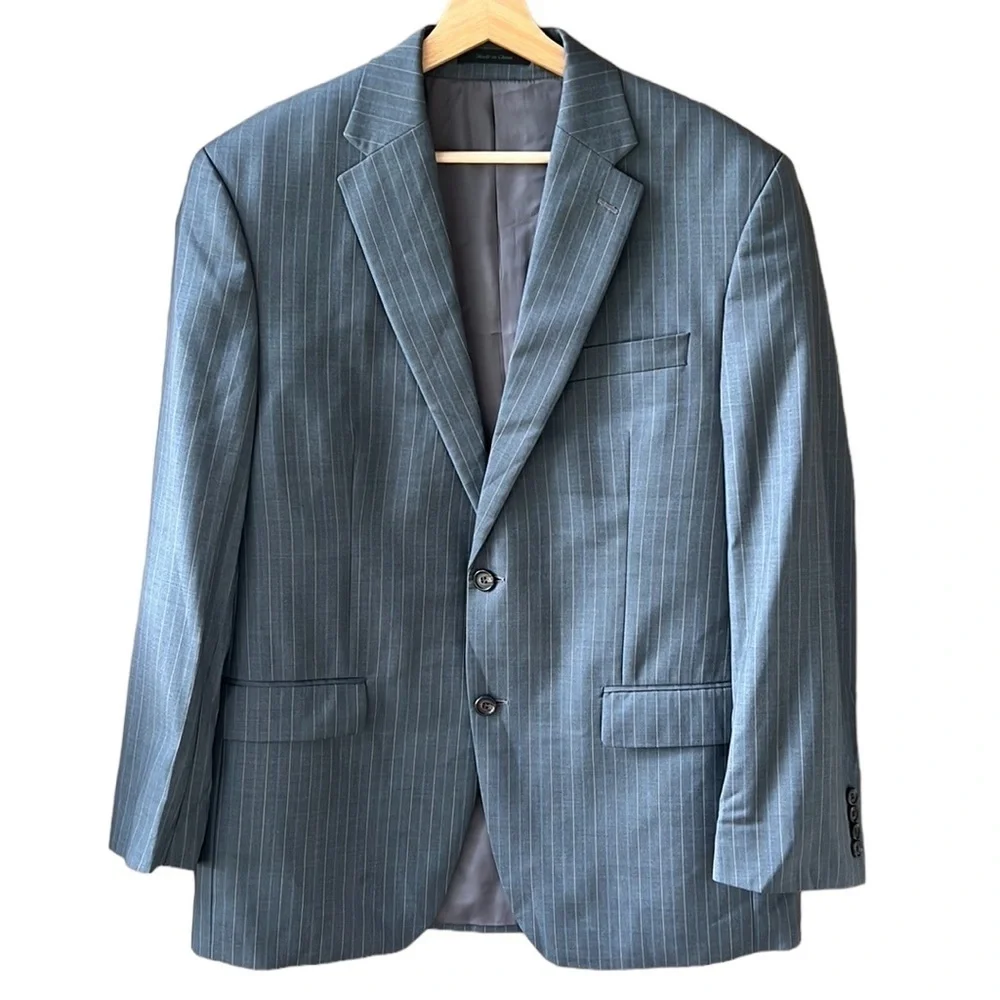 Lauren Ralph Lauren 100% Wool Pin Stripe Gray 2 Piece Suit. Size 40R